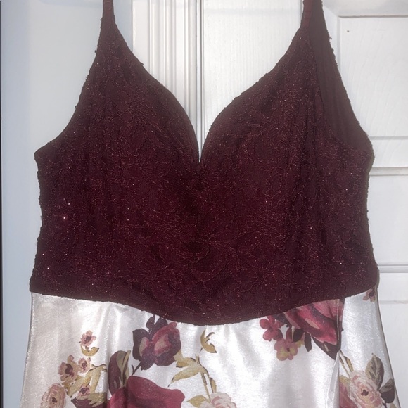 Dress - Picture 3 of 4